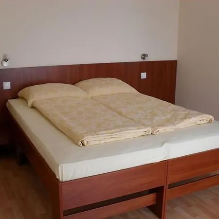 Marta Apartman Kehidakustány