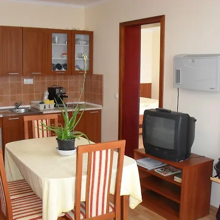 Marta Apartman Kehidakustány